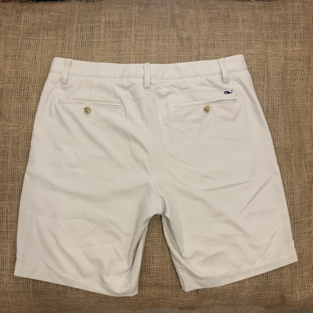 Vineyard Vines Men’s Links Short Stone size 34 9” inseam EUC - Picture 2 of 4